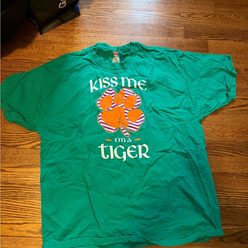 Green Clemson Tiger Graphic T-Shirt $10